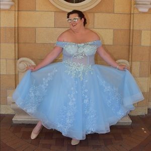 Meet your Posher, Casey